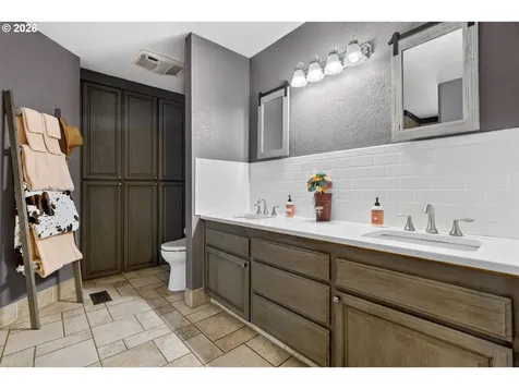 23739 SE Bonnie Lure Drive Eagle Creek OR 97022