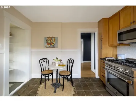 6035 SE Knight Street Portland OR 97206