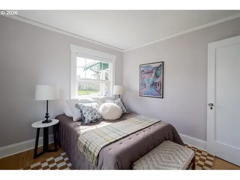 6035 SE Knight Street Portland OR 97206