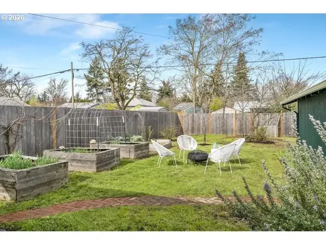6035 SE Knight Street Portland OR 97206