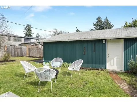 6035 SE Knight Street Portland OR 97206