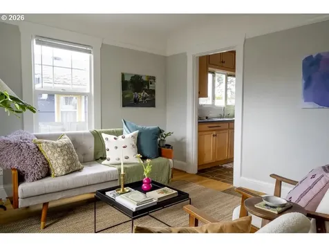 6035 SE Knight Street Portland OR 97206
