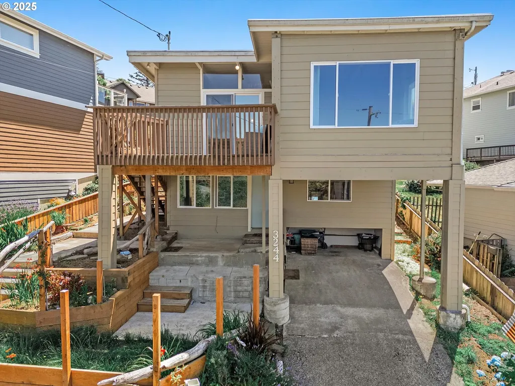 3244 NW Oar Drive Lincoln City OR 97367