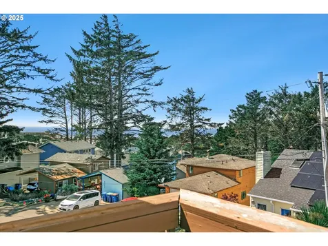 3244 NW Oar Drive Lincoln City OR 97367