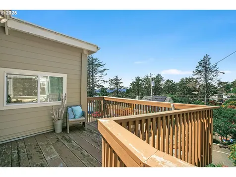 3244 NW Oar Drive Lincoln City OR 97367