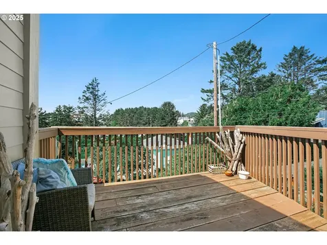 3244 NW Oar Drive Lincoln City OR 97367