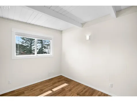 3244 NW Oar Drive Lincoln City OR 97367