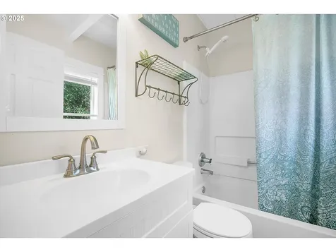 3244 NW Oar Drive Lincoln City OR 97367