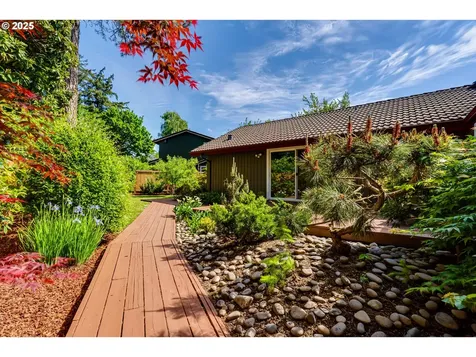 1730 Tabor Street Eugene OR 97401