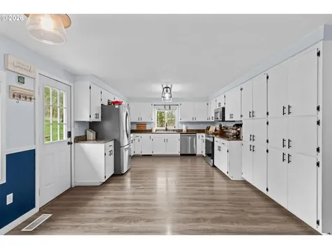 31510 Camas Swale Road Creswell OR 97426