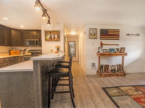 824 56th Street Springfield OR 97478