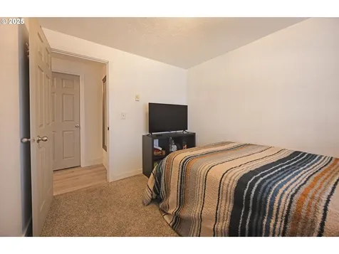 824 56th Street Springfield OR 97478