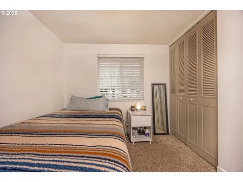 824 56th Street Springfield OR 97478