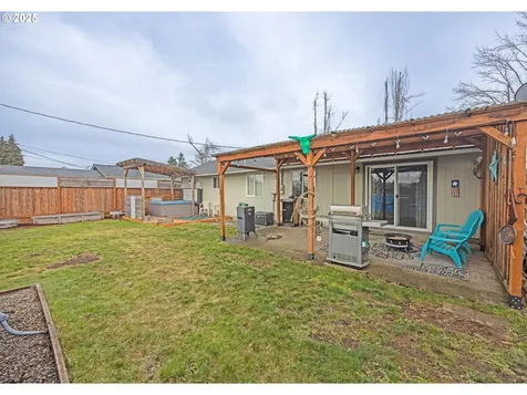 824 56th Street Springfield OR 97478