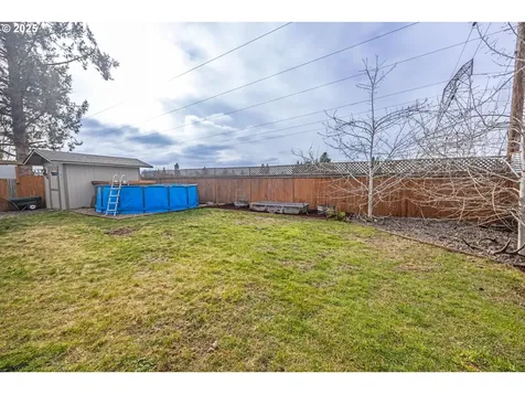 824 56th Street Springfield OR 97478