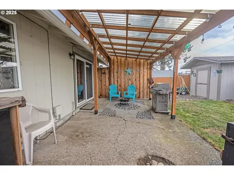 824 56th Street Springfield OR 97478