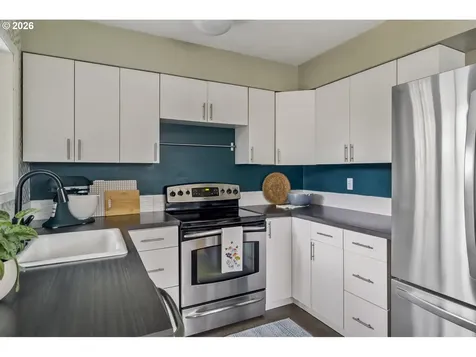 2330 NE 121st Avenue Portland OR 97220