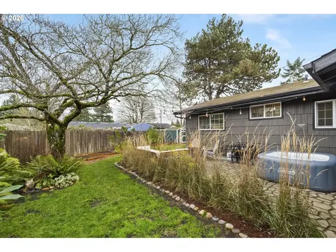 2330 NE 121st Avenue Portland OR 97220