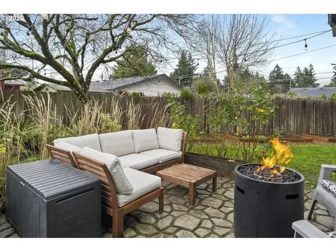 2330 NE 121st Avenue Portland OR 97220