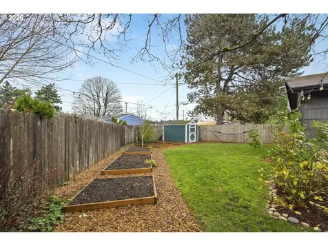 2330 NE 121st Avenue Portland OR 97220