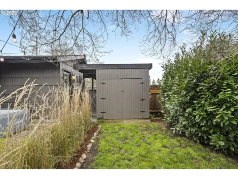 2330 NE 121st Avenue Portland OR 97220