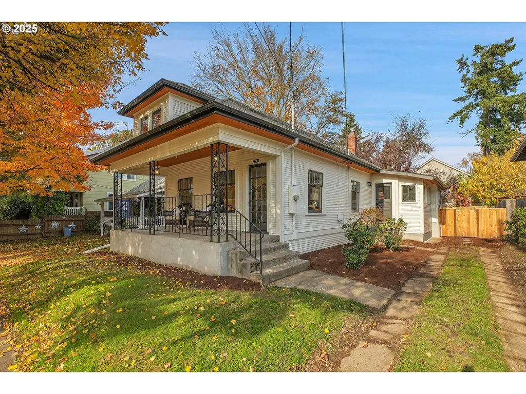 3743 SE Franklin Street Portland OR 97202