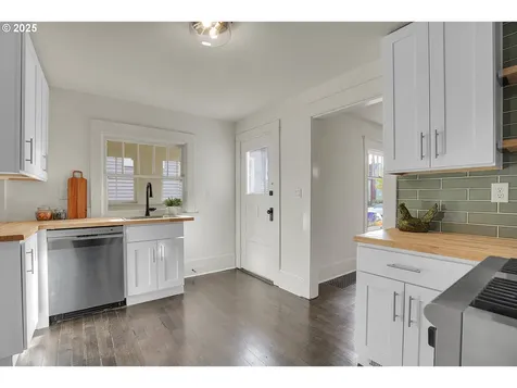 3743 SE Franklin Street Portland OR 97202