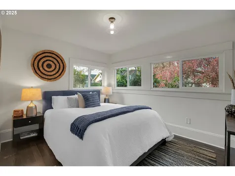 3743 SE Franklin Street Portland OR 97202