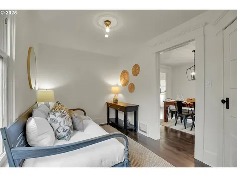 3743 SE Franklin Street Portland OR 97202