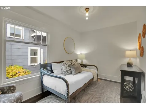 3743 SE Franklin Street Portland OR 97202