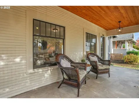 3743 SE Franklin Street Portland OR 97202