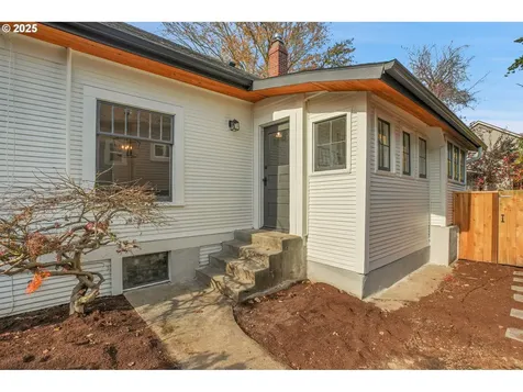 3743 SE Franklin Street Portland OR 97202