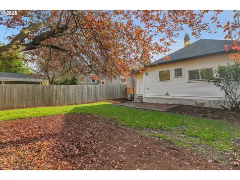 3743 SE Franklin Street Portland OR 97202