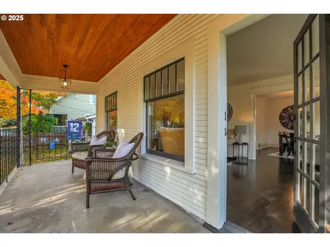 3743 SE Franklin Street Portland OR 97202