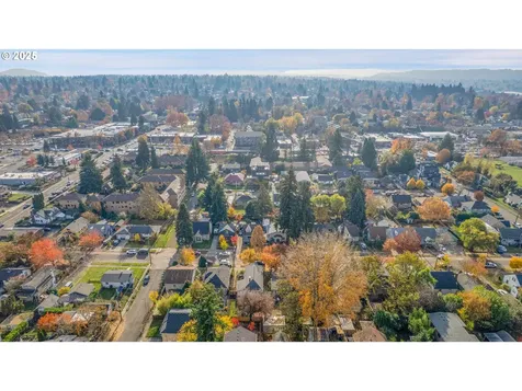 3743 SE Franklin Street Portland OR 97202