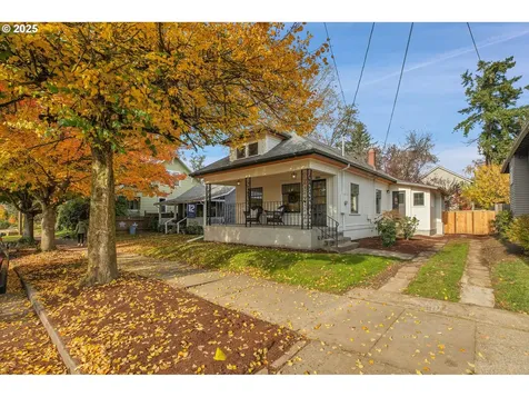3743 SE Franklin Street Portland OR 97202