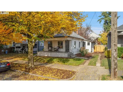 3743 SE Franklin Street Portland OR 97202