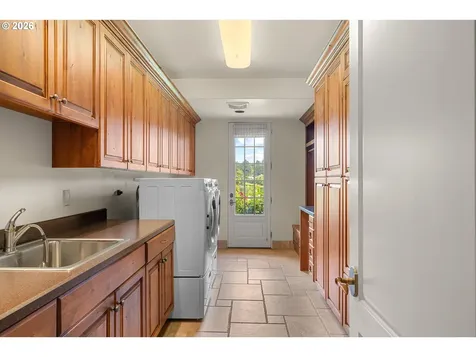 11859 S Riverwood Road Portland OR 97219