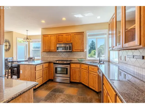 308 SW 38th Loop Gresham OR 97080