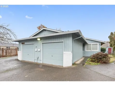 220 SE 3rd Avenue Canby OR 97013