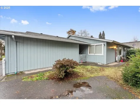 220 SE 3rd Avenue Canby OR 97013