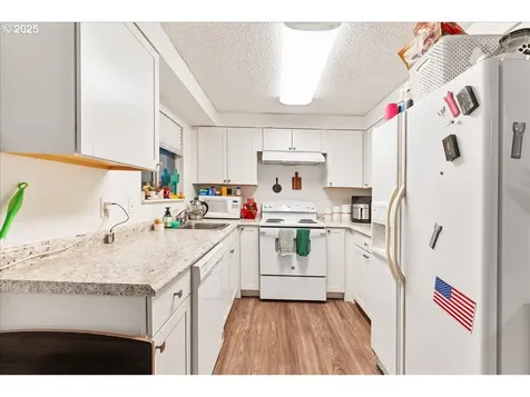 220 SE 3rd Avenue Canby OR 97013