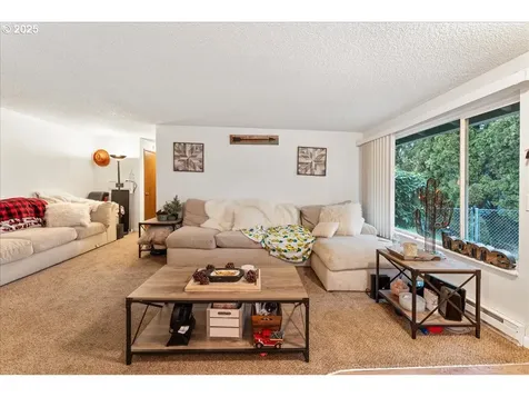 220 SE 3rd Avenue Canby OR 97013