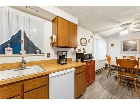 220 SE 3rd Avenue Canby OR 97013