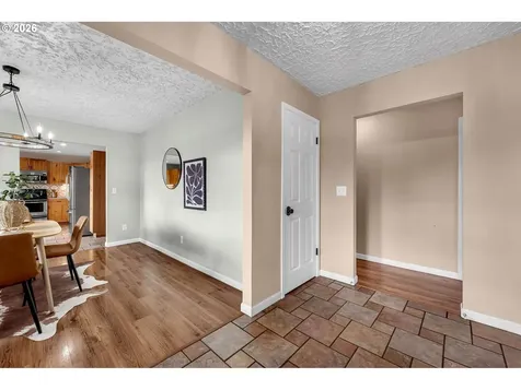 8121 NW Fruit Valley Road Vancouver WA 98665