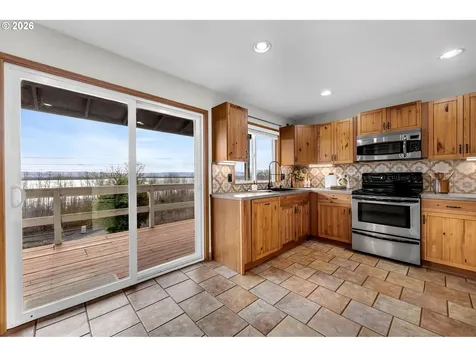 8121 NW Fruit Valley Road Vancouver WA 98665