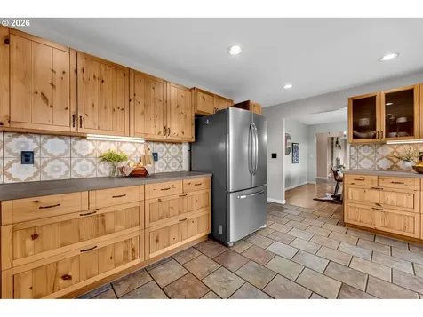 8121 NW Fruit Valley Road Vancouver WA 98665