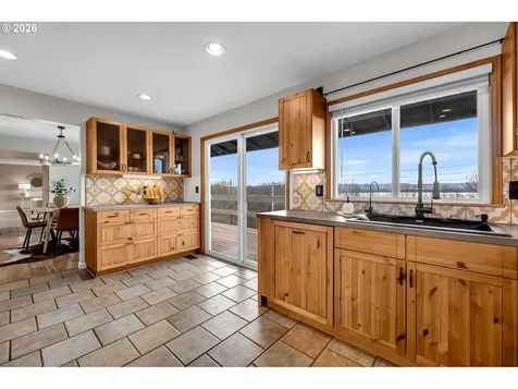 8121 NW Fruit Valley Road Vancouver WA 98665