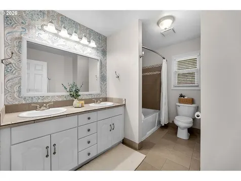 8121 NW Fruit Valley Road Vancouver WA 98665