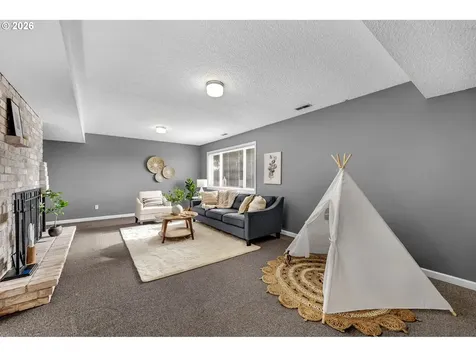8121 NW Fruit Valley Road Vancouver WA 98665